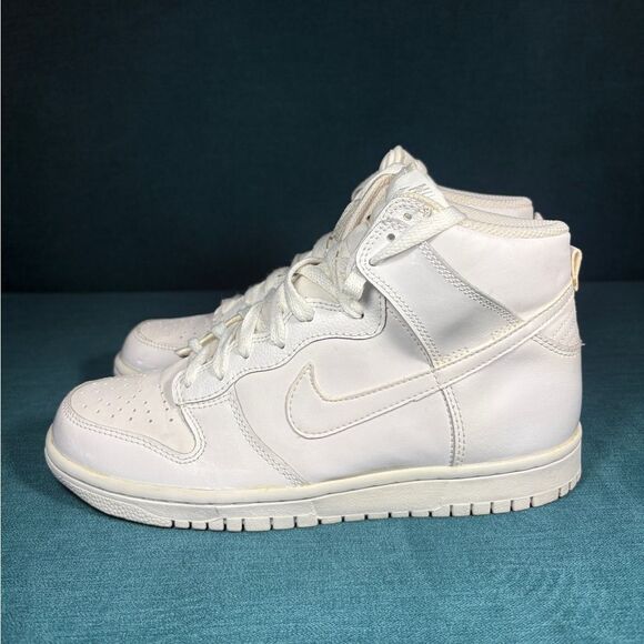 Size 7Y/8.5Women - Nike Dunk High Retro White shoes - Picture 1 of 8